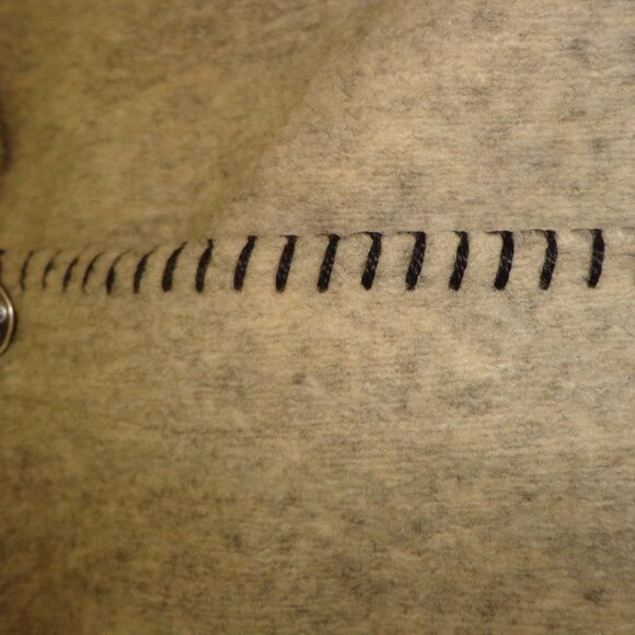 NWT The Vermont Country Store Hooded Shawl Cape O/S Natural Button Closure - Picture 9 of 16